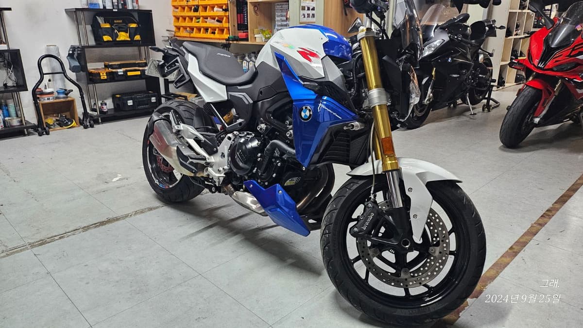 BMW F 900 R 6