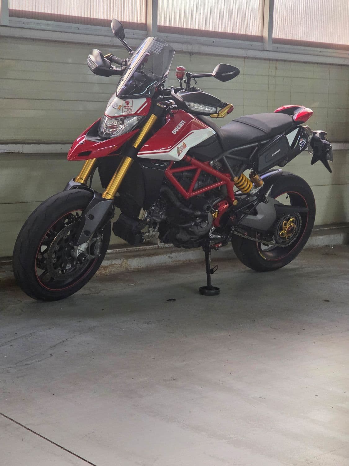 두카티 하이퍼모타드 950 SP 8