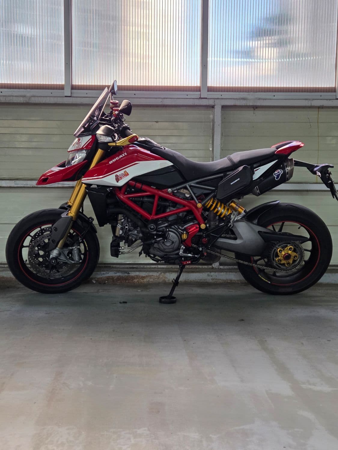 두카티 하이퍼모타드 950 SP 9