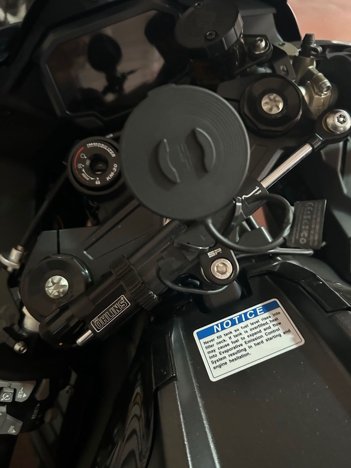 가와사키 닌자 ZX 10 R 1