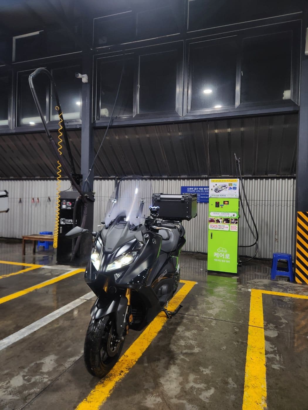 야마하 TMAX 560 1