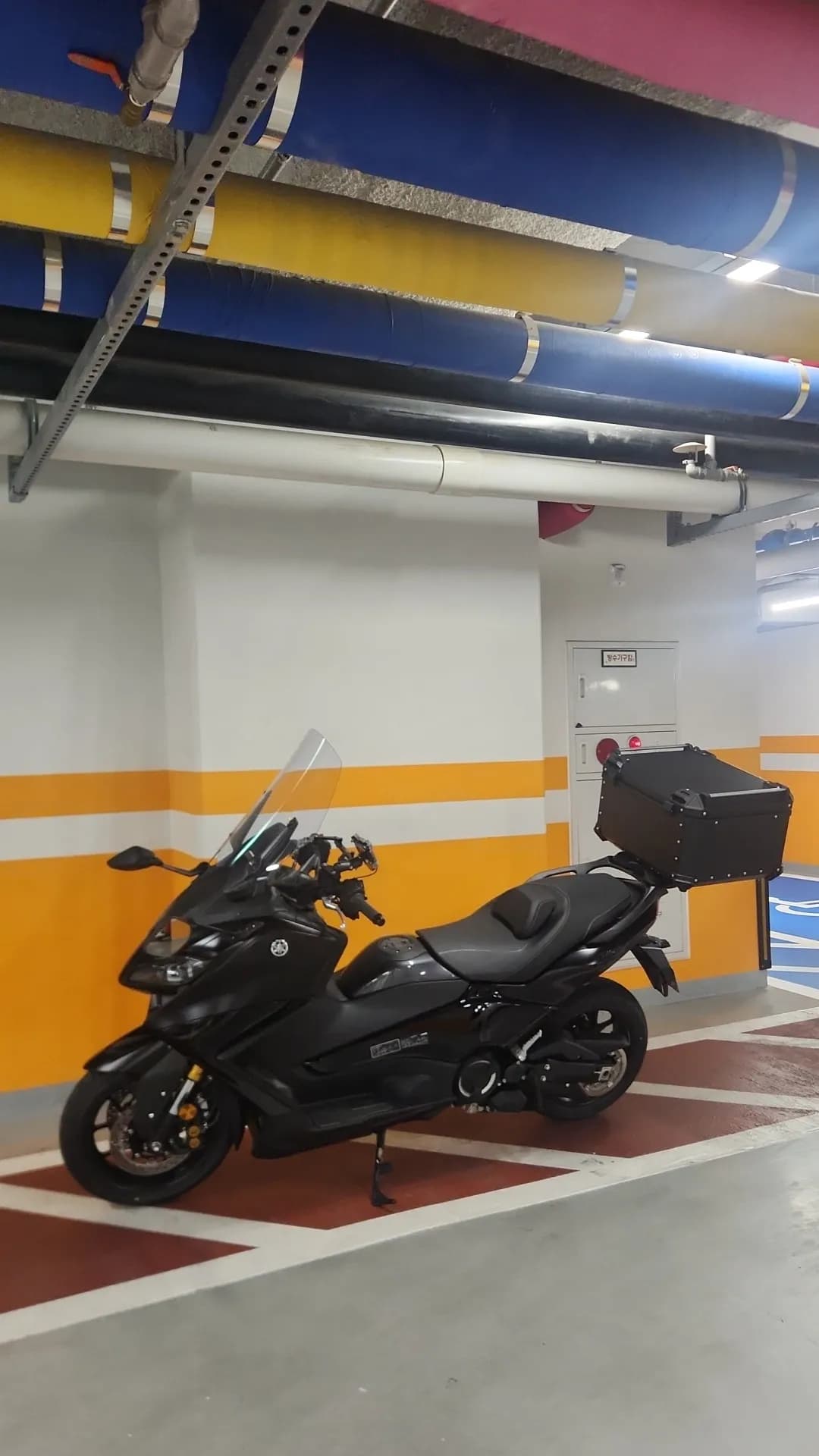 야마하 TMAX 560 3