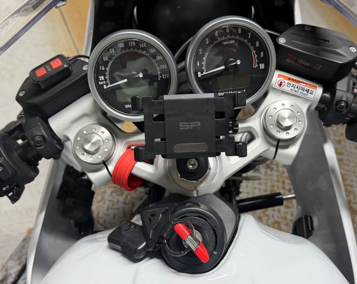 BMW R nine T 레이서 13