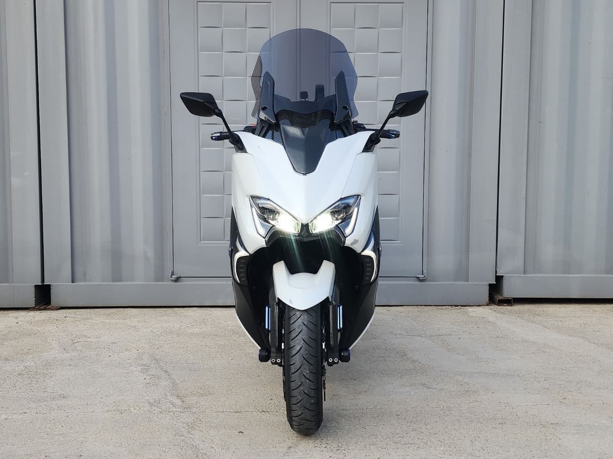 야마하 TMAX DX 2