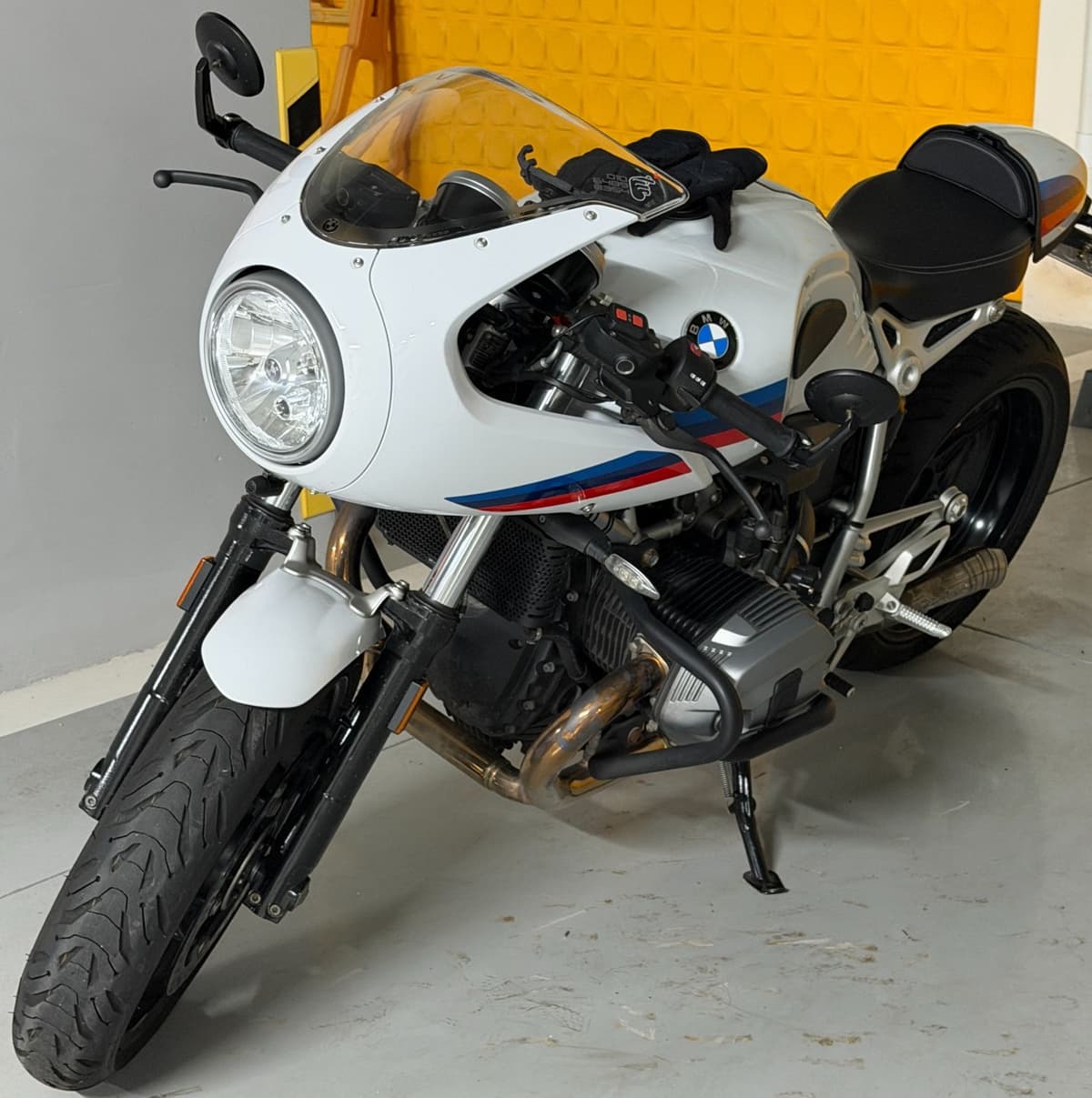 BMW R nine T 레이서 16