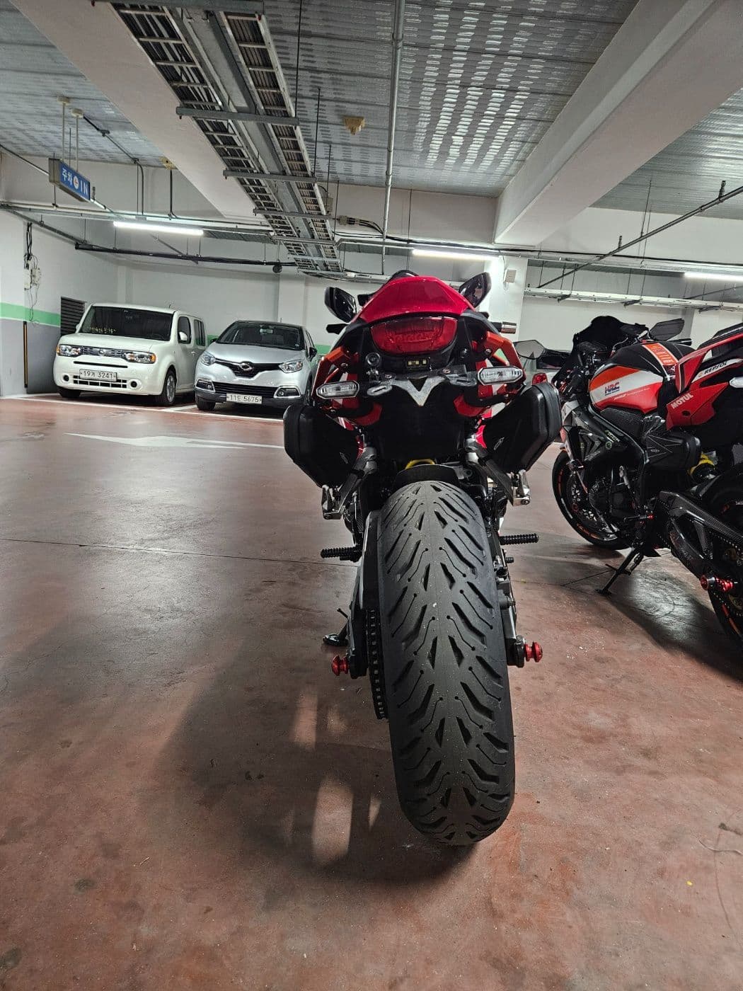 혼다 CBR 650 R MT 1