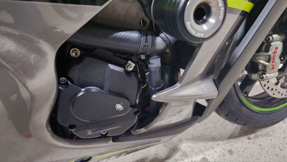 가와사키 닌자 ZX 10 R 6