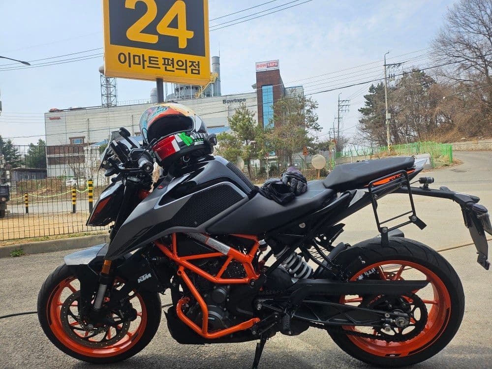 KTM 390 듀크 1