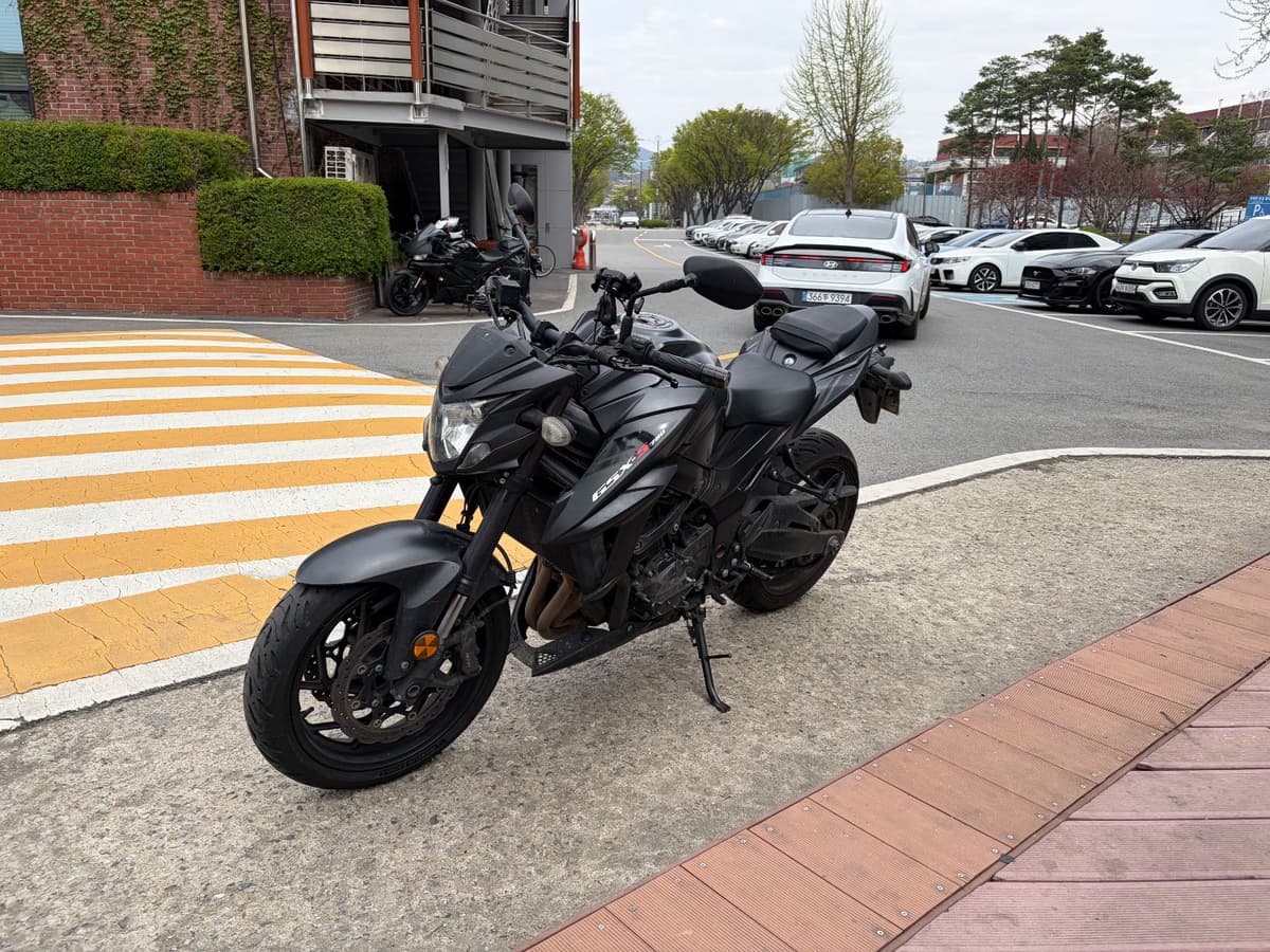스즈키 GSX S 750 1