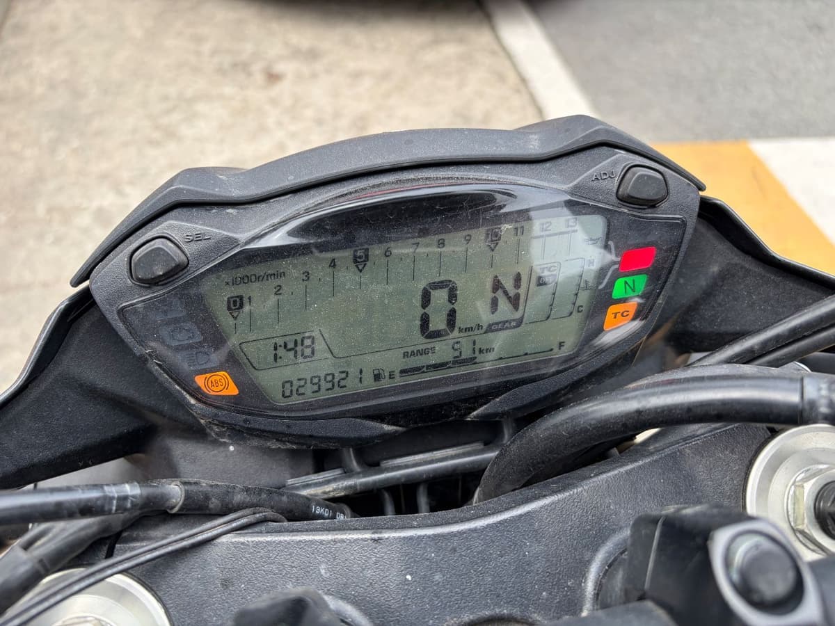 스즈키 GSX S 750 4