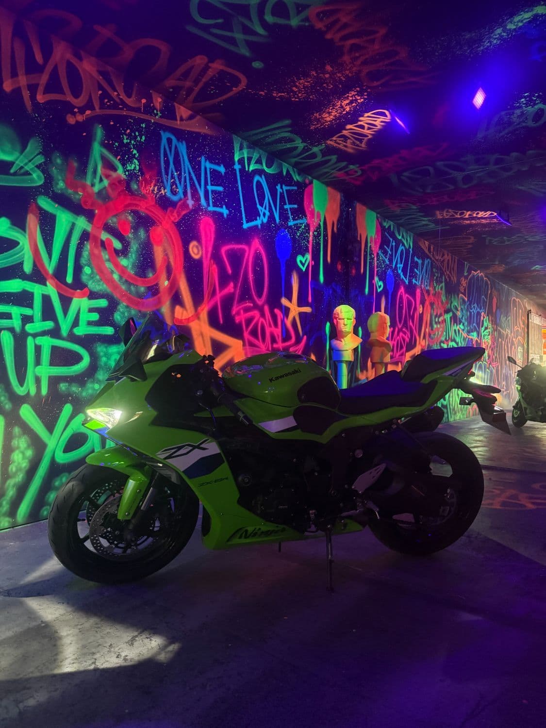 가와사키 닌자 ZX-6R 1