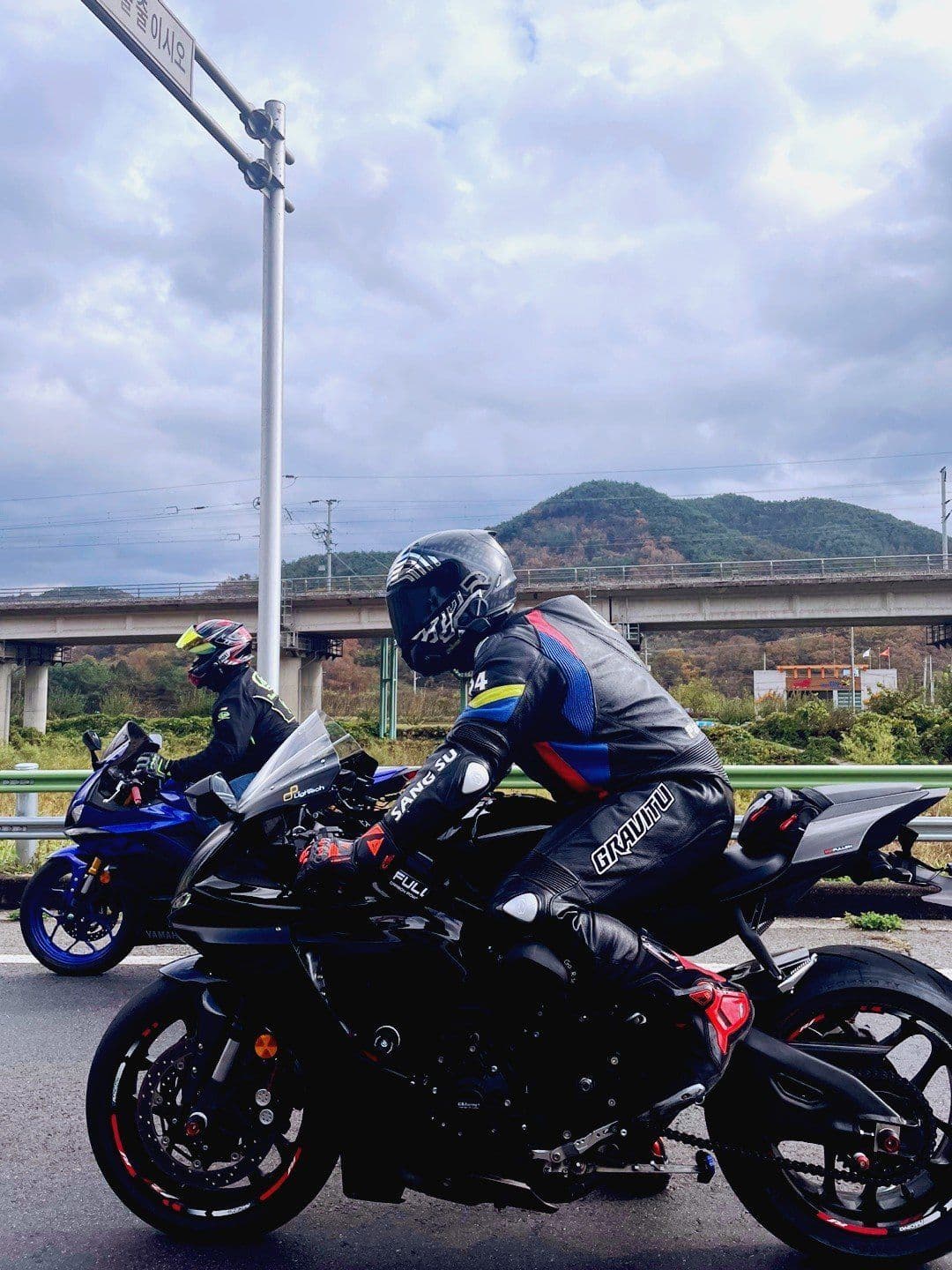 야마하 YZF R1 1
