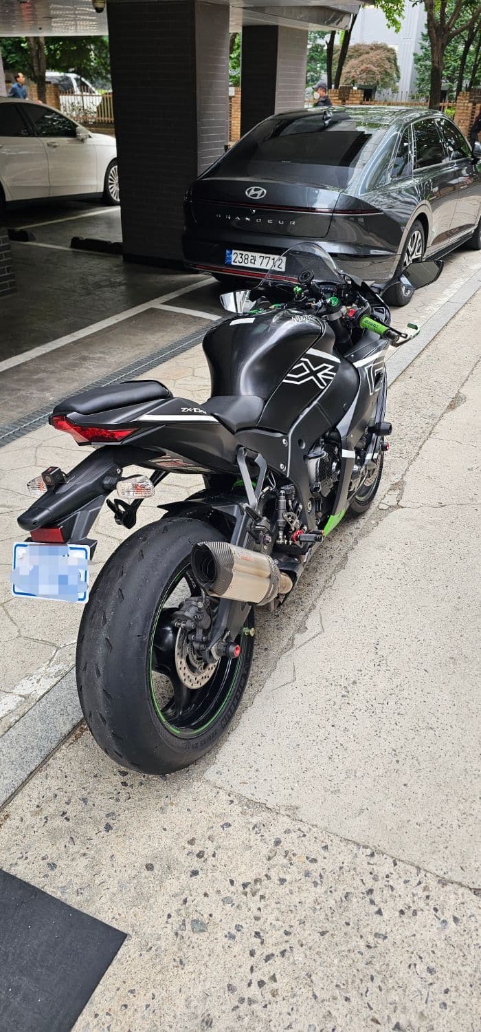 가와사키 닌자 ZX 10 R 7