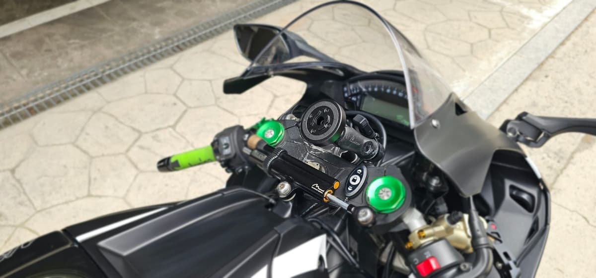 가와사키 닌자 ZX 10 R 6