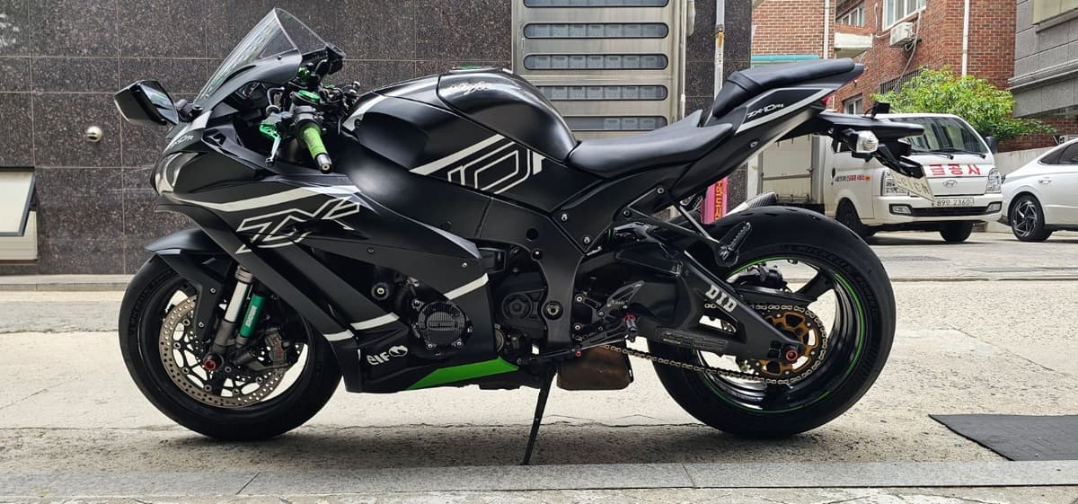 가와사키 닌자 ZX 10 R 3