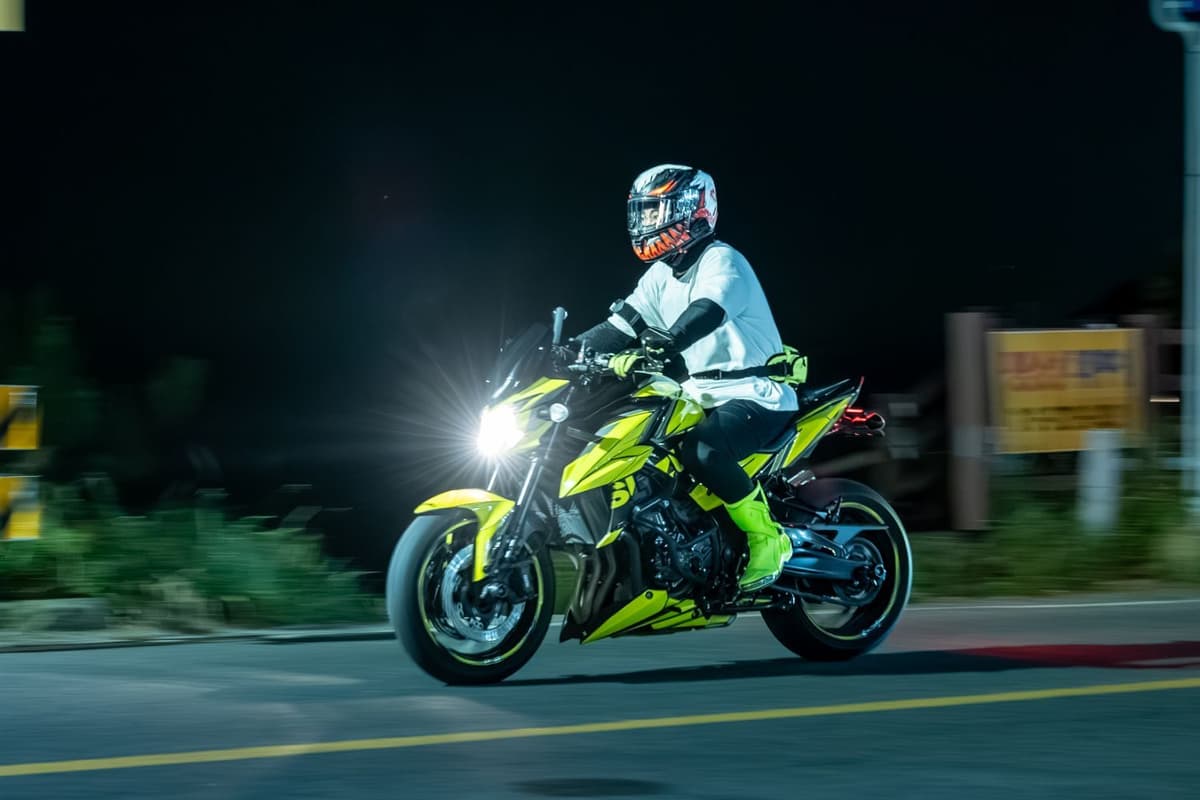 스즈키 GSX S 750 2
