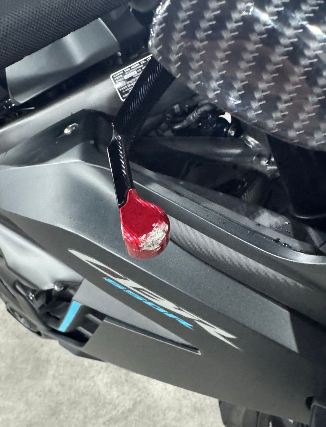 혼다 CBR 650 R MT 9