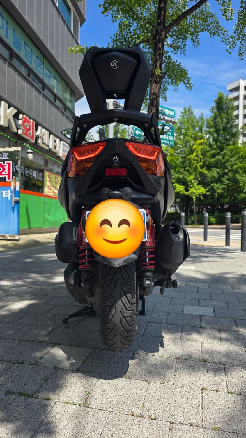 야마하 XMAX 300 ABS 8