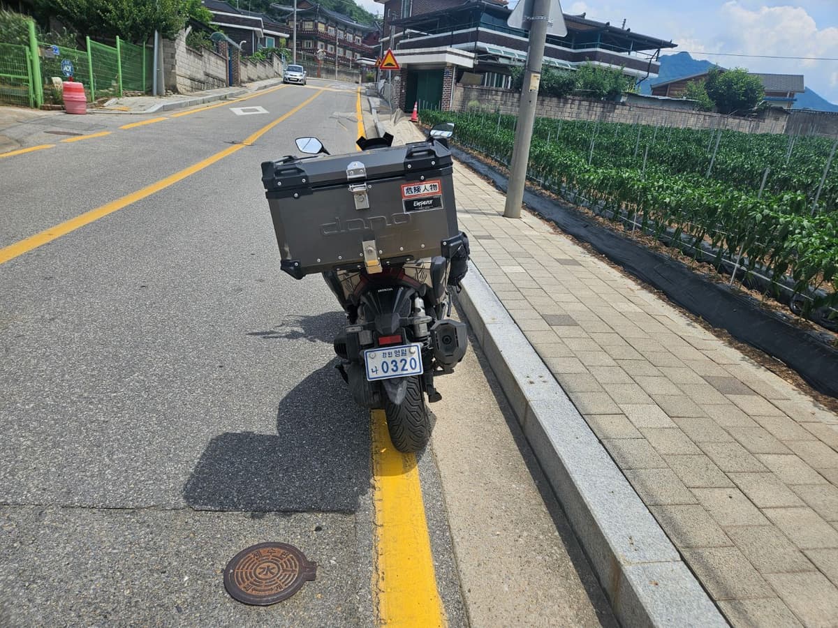 혼다 ADV 350 4