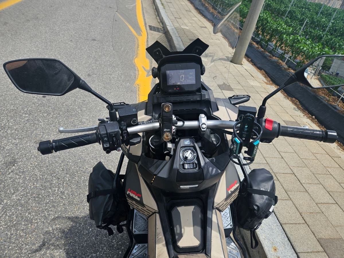 혼다 ADV 350 6
