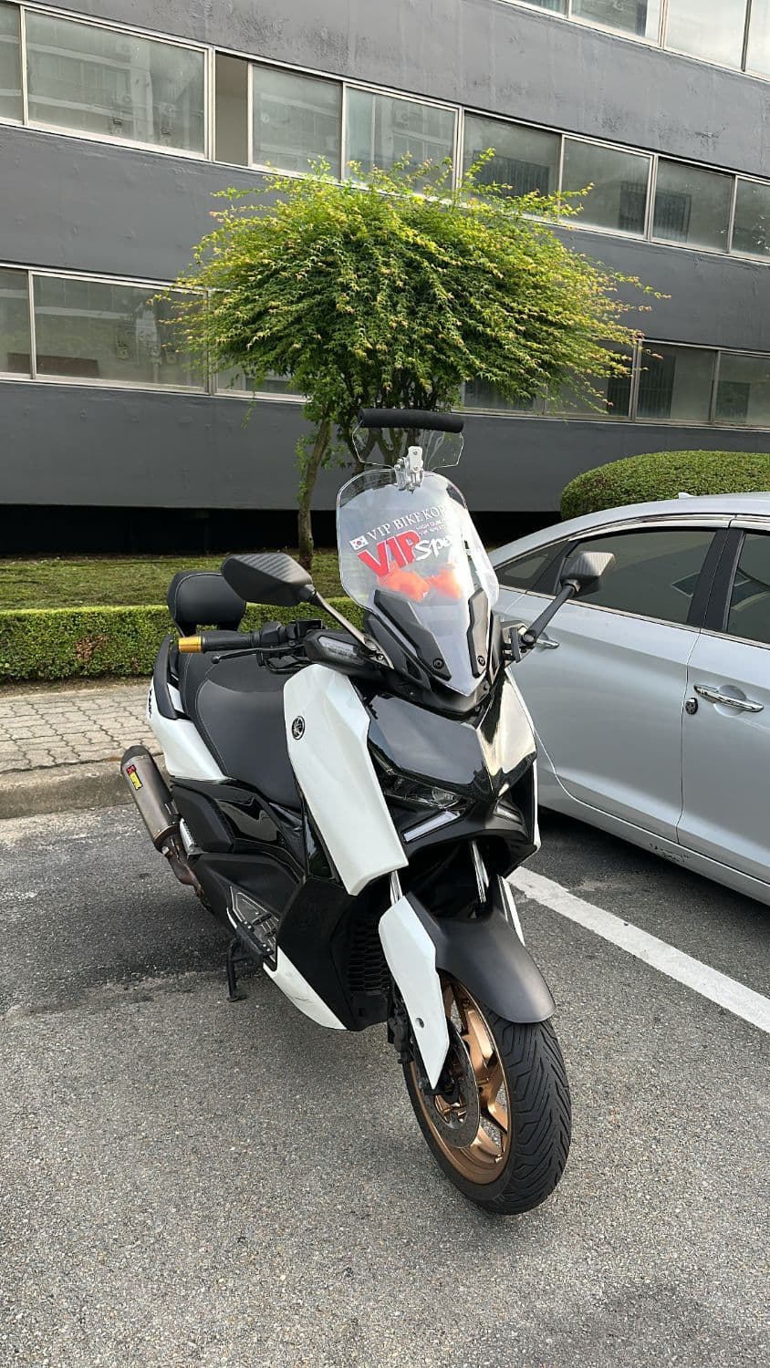 야마하 XMAX 300 ABS 2