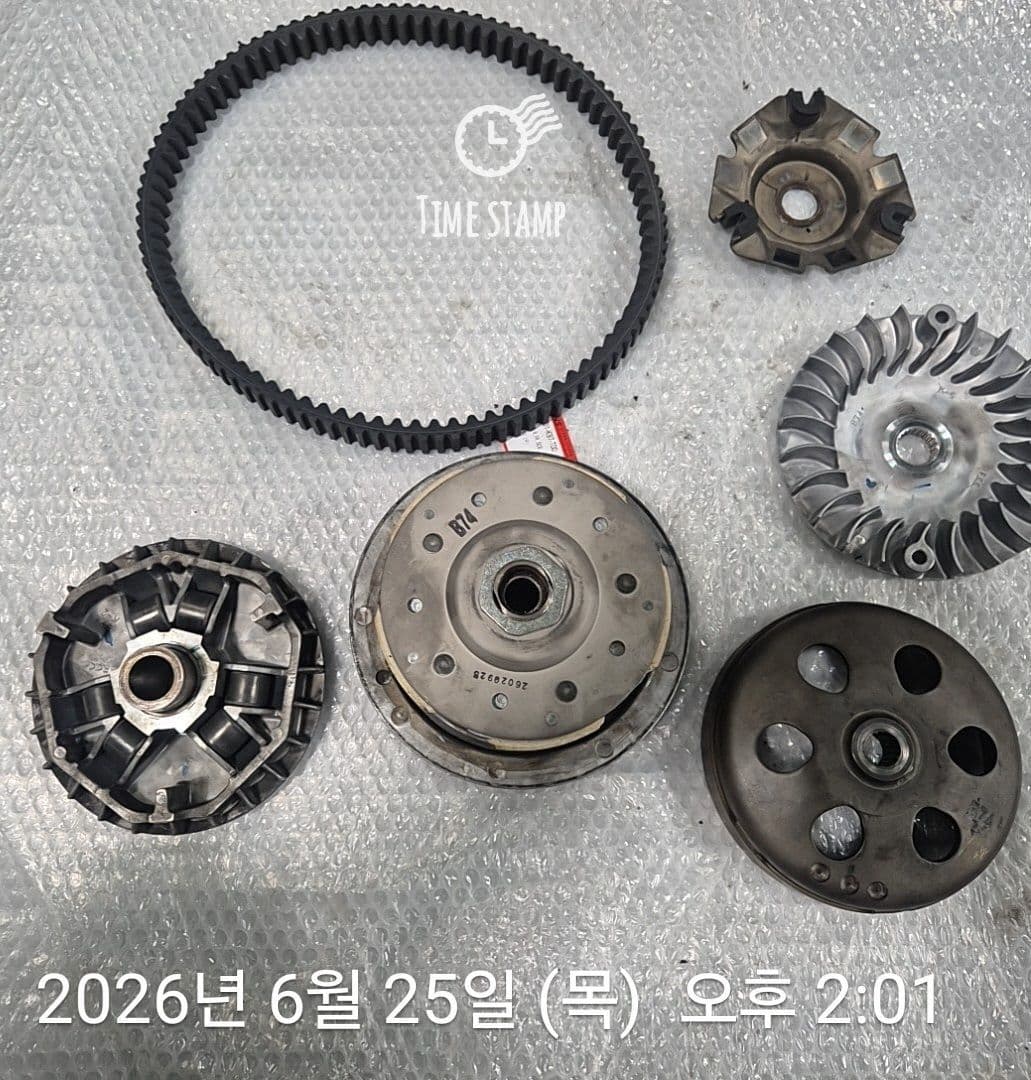야마하 XMAX 300 ABS 10
