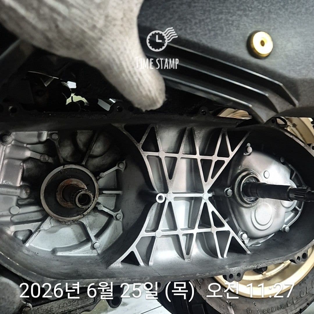 야마하 XMAX 300 ABS 8