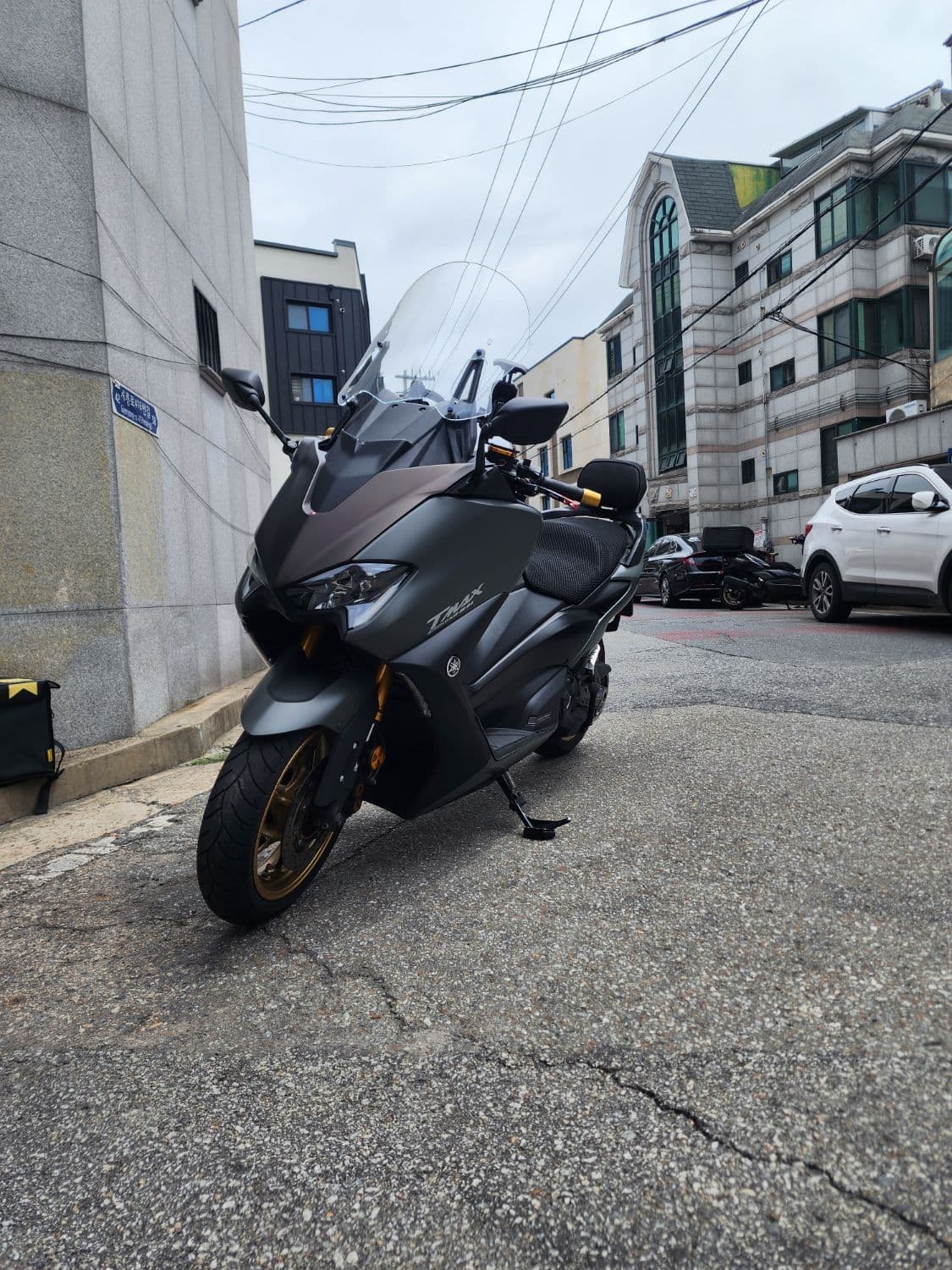 야마하 TMAX 560 5