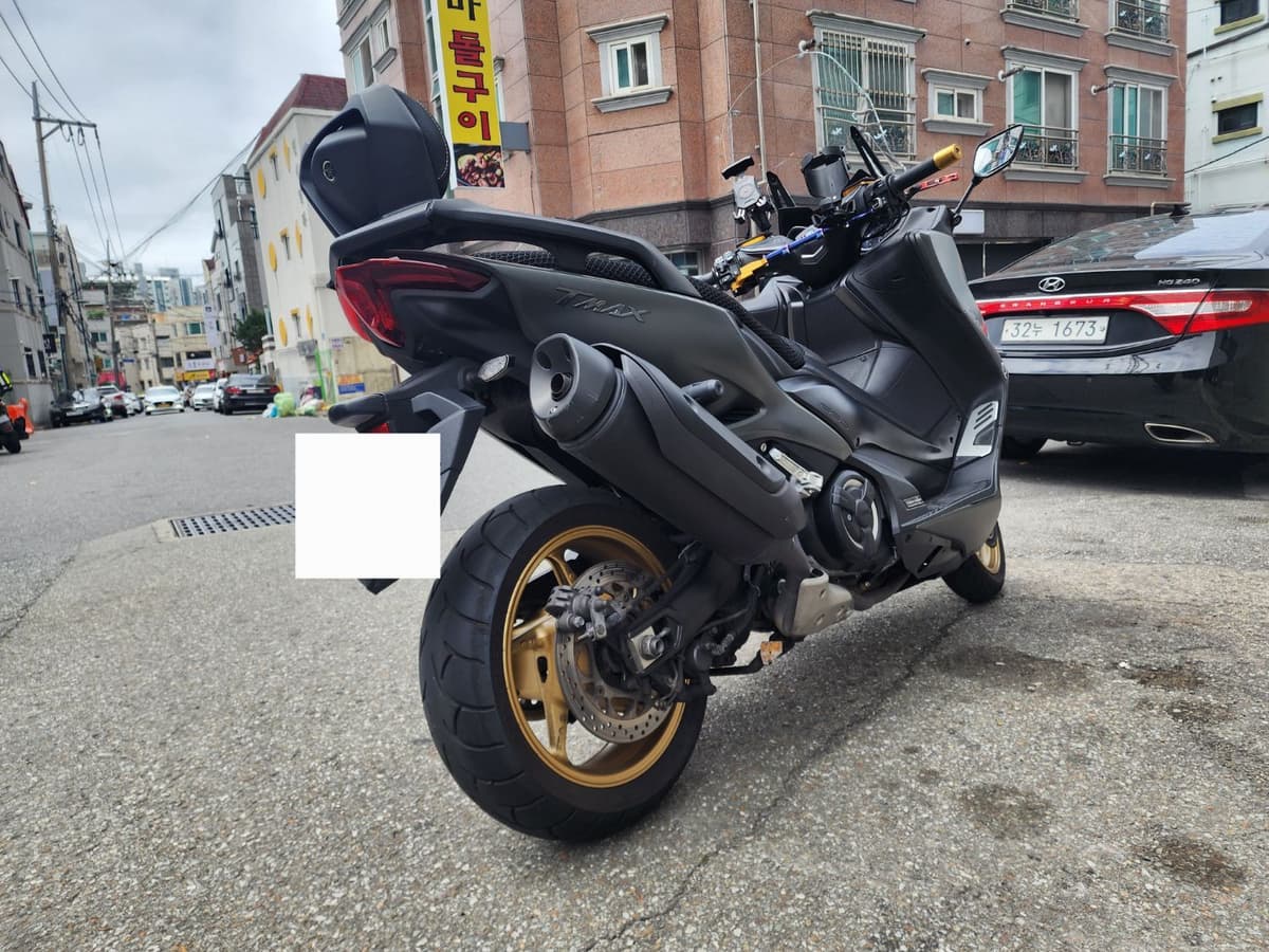 야마하 TMAX 560 9