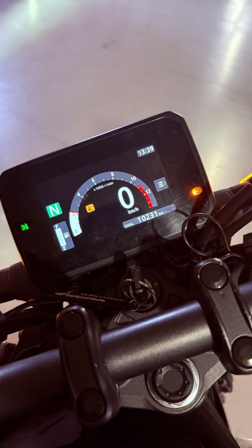 혼다 CB 125 R 6