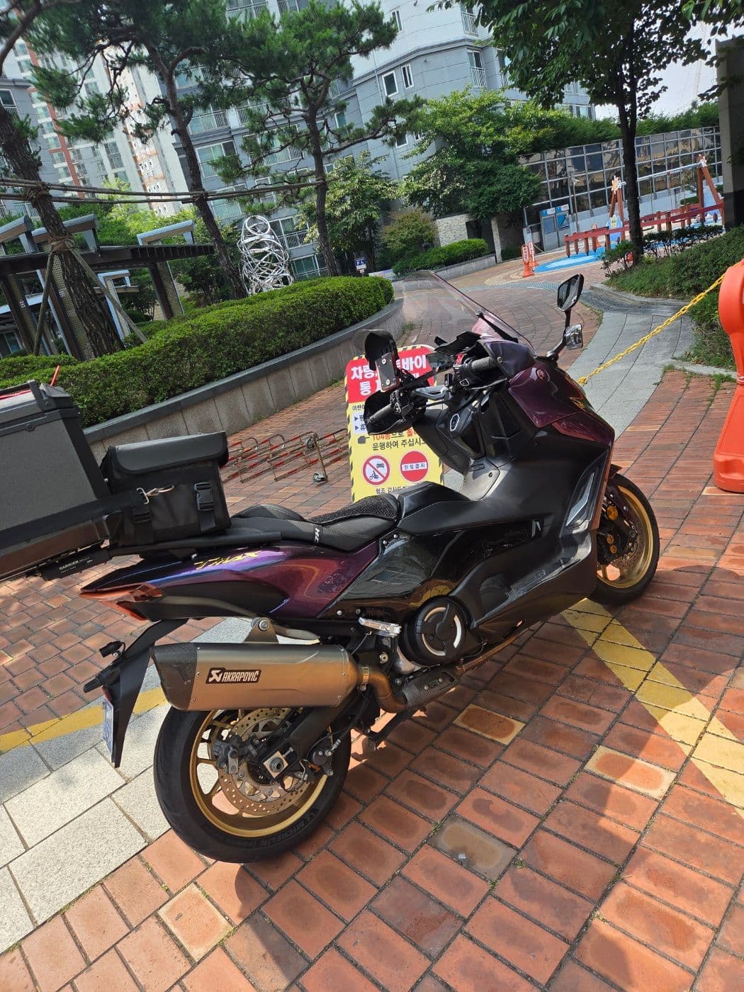 야마하 TMAX 560 4