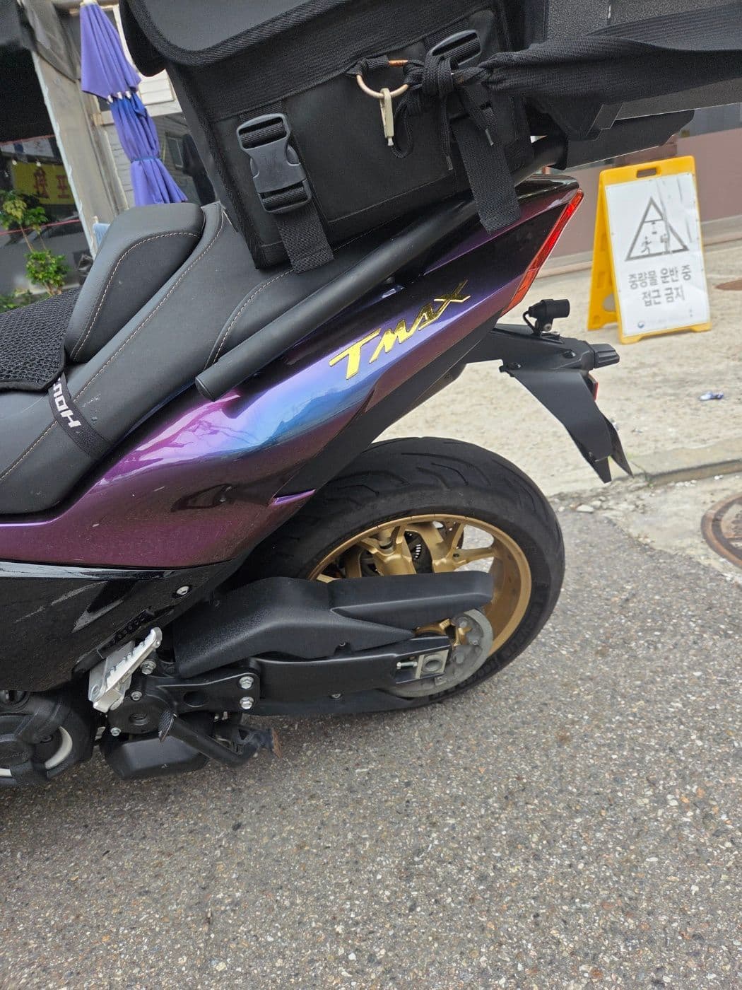 야마하 TMAX 560 6