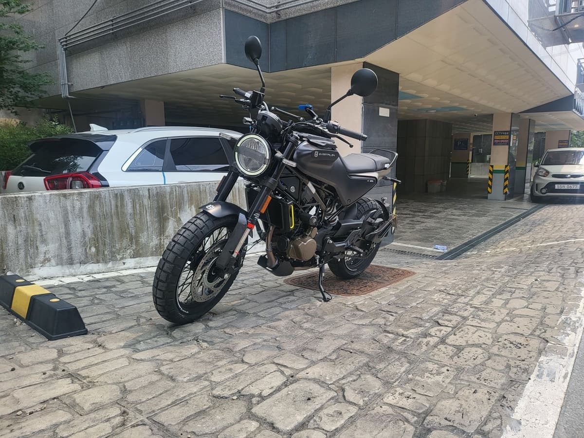 허스크바나 스바르트필렌 125 2