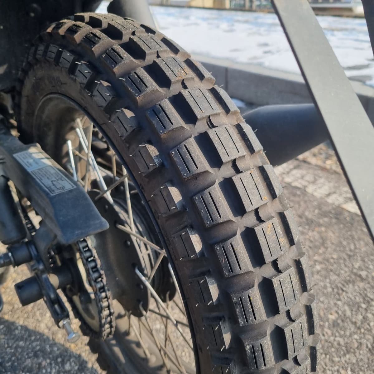 브릭스톤 펠스버그 125 ABS 9