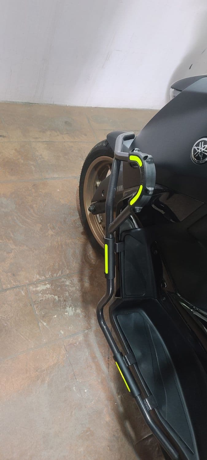 야마하 XMAX 300 ABS 6