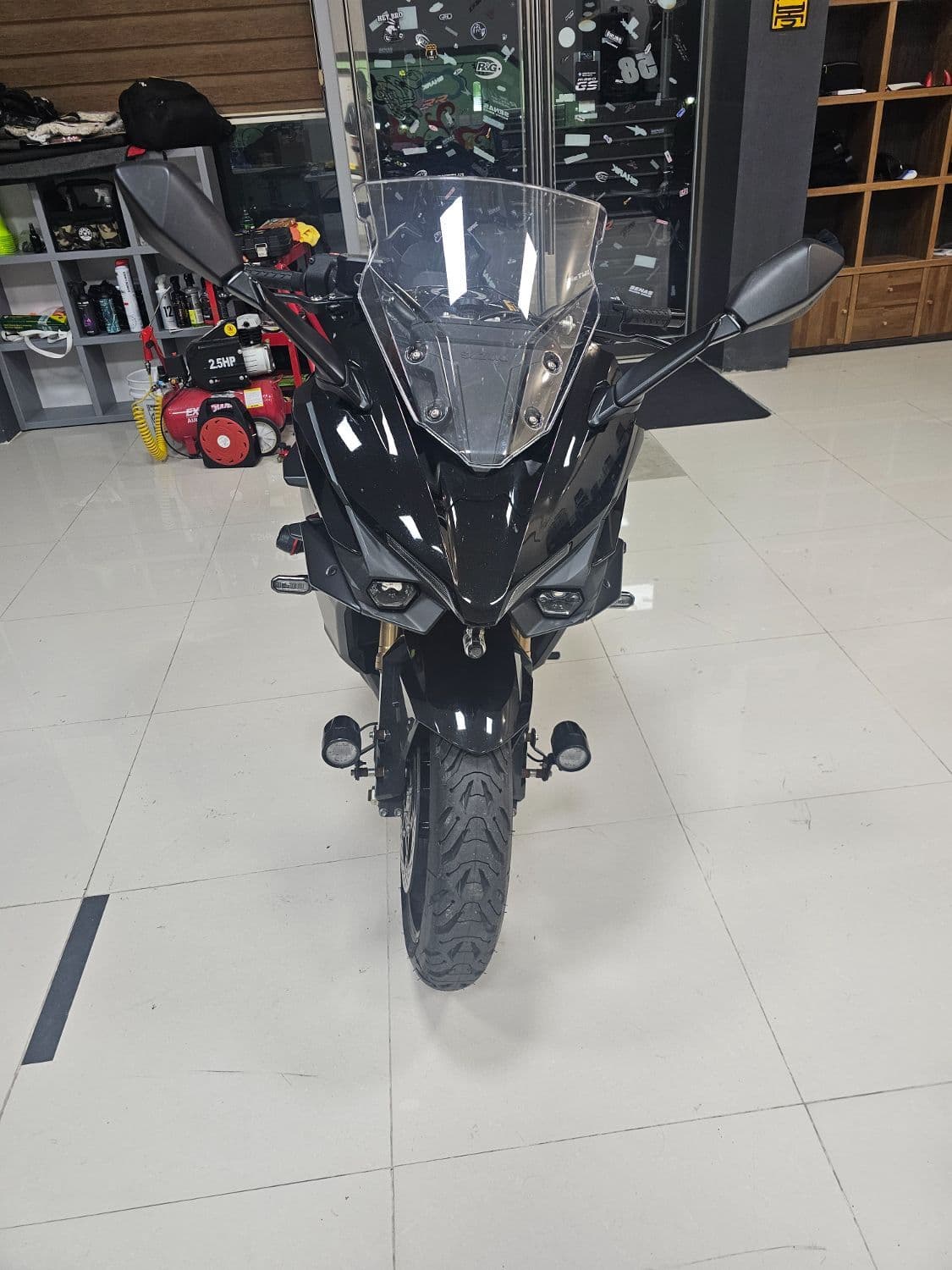 스즈키 GSX S 1000 GT 4