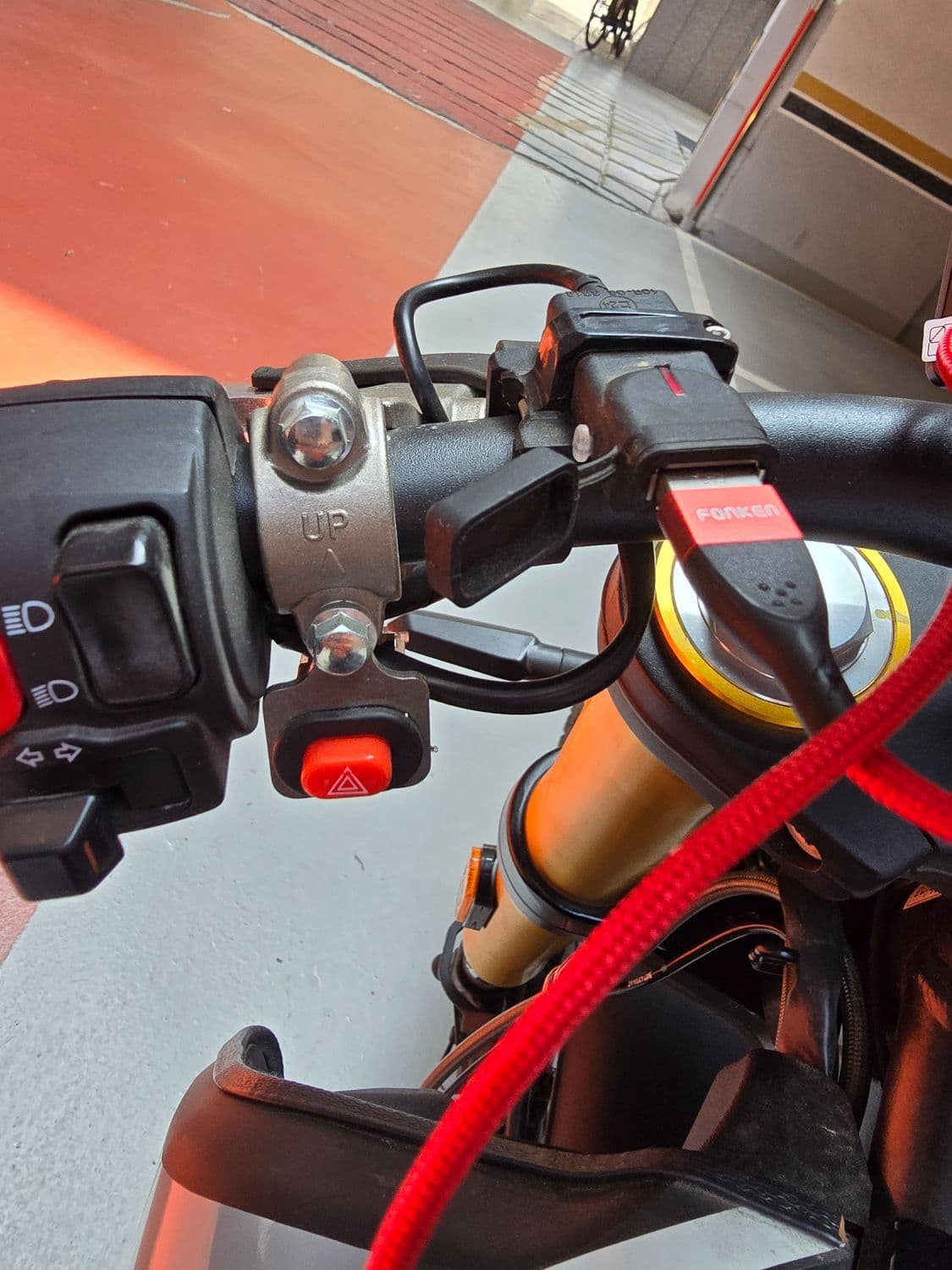 몬디알 힙스터 125 5