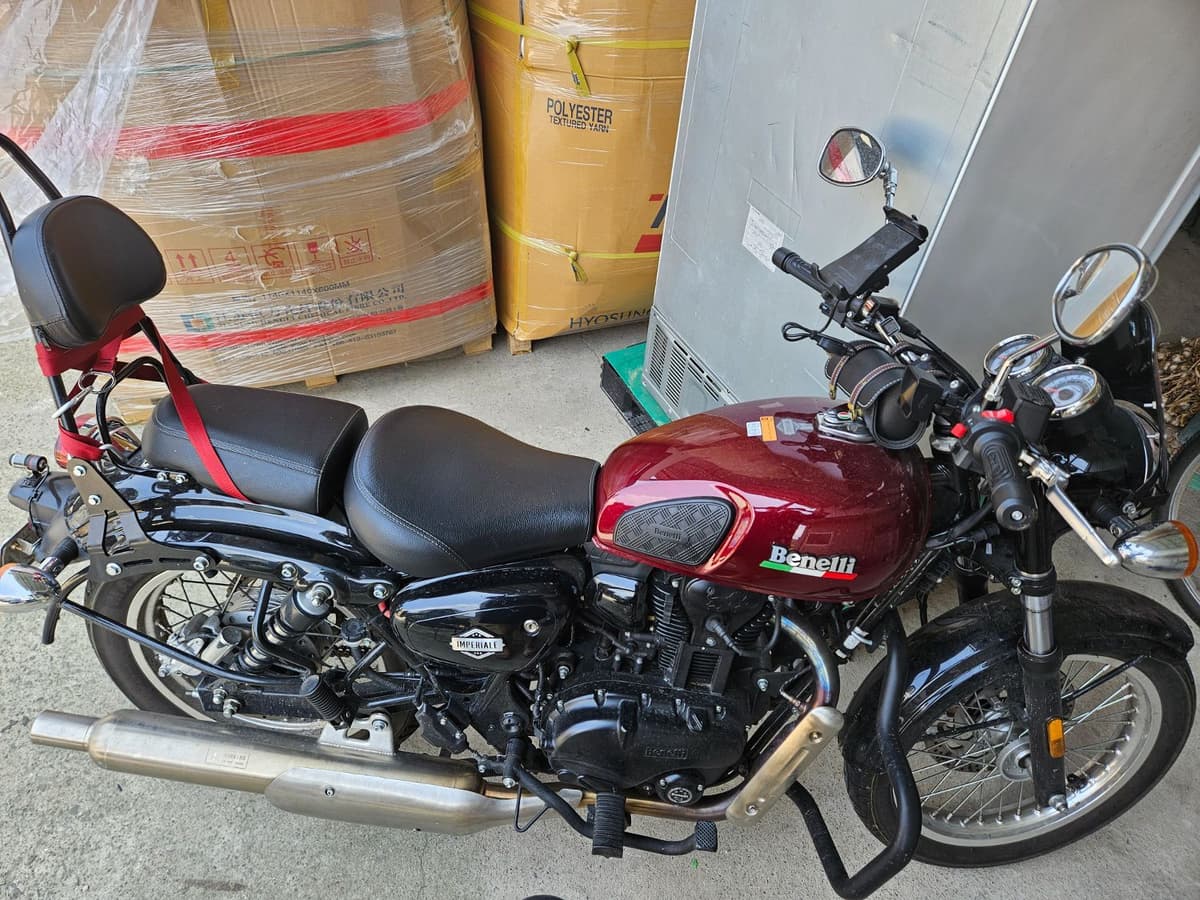 베넬리 임페리알레 400 ABS 1