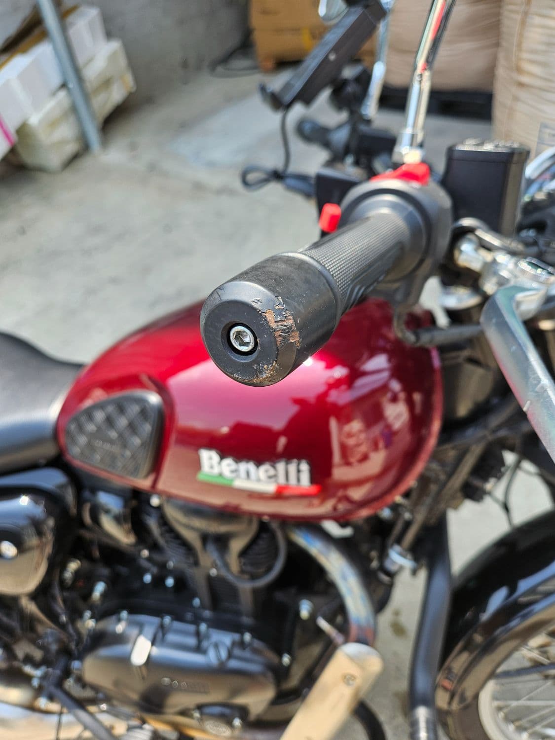 베넬리 임페리알레 400 ABS 5