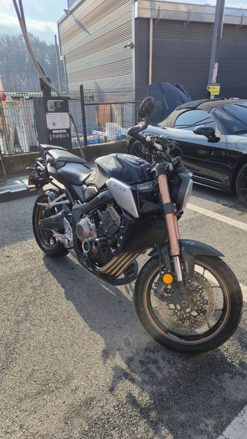 혼다 CB 650 R 3