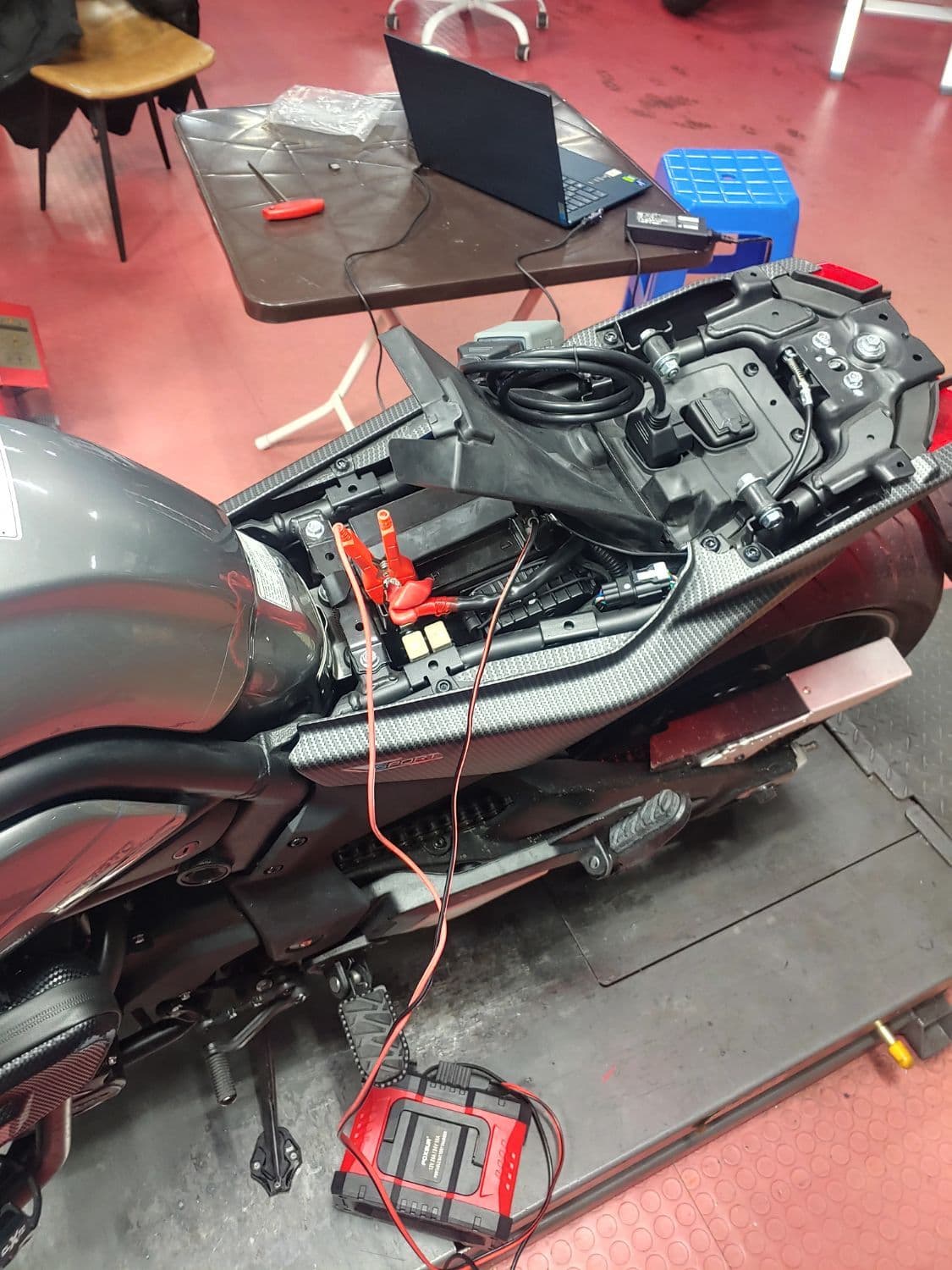 CF모토 CLX 700 스포츠 4