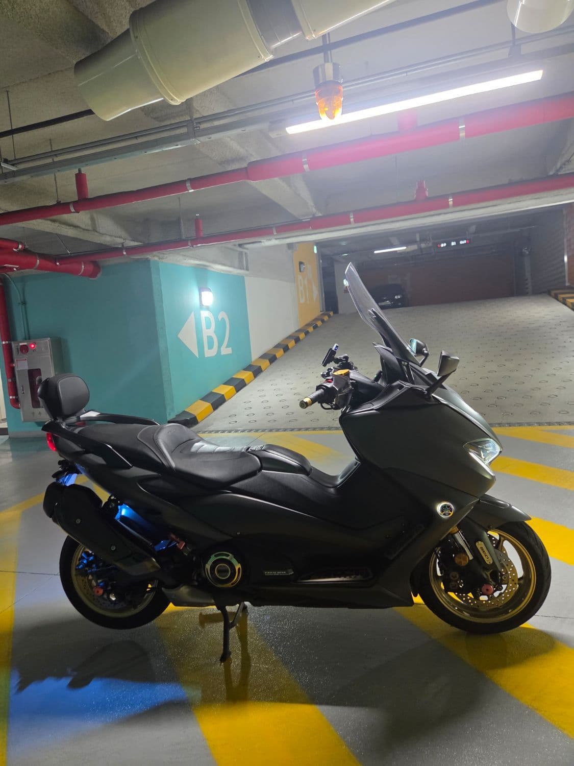 야마하 TMAX 560 3