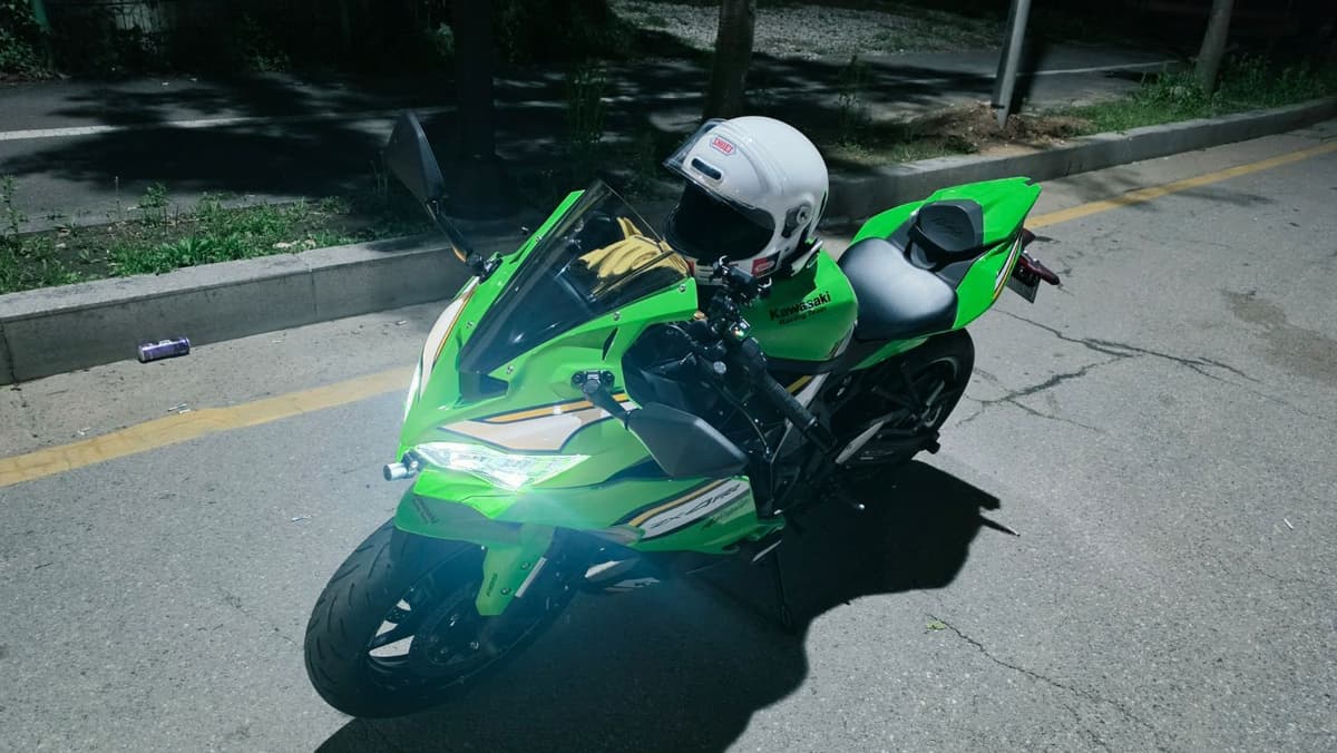 가와사키 ZX-4RR 3