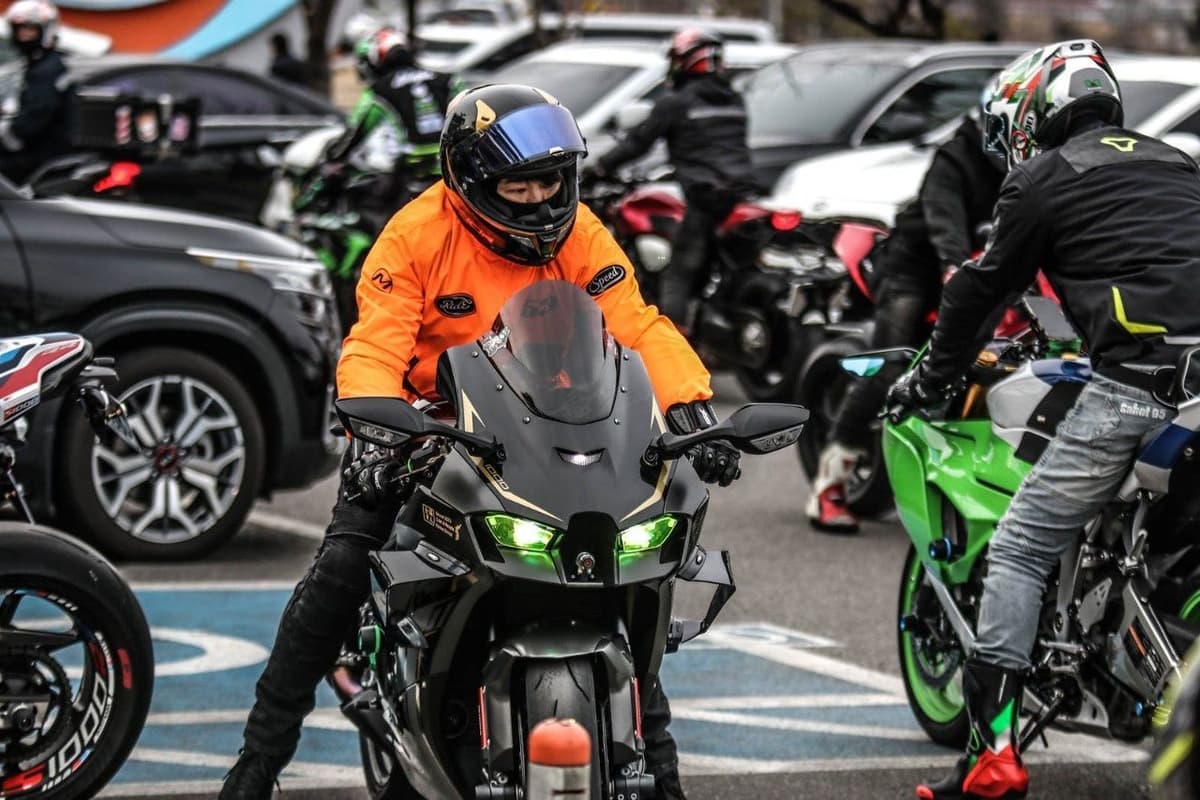 가와사키 닌자 ZX 10 R 3