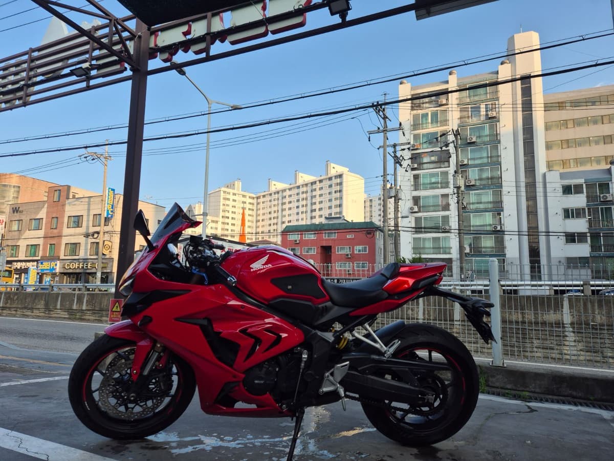 혼다 CBR 650 R E-CLUTCH 4