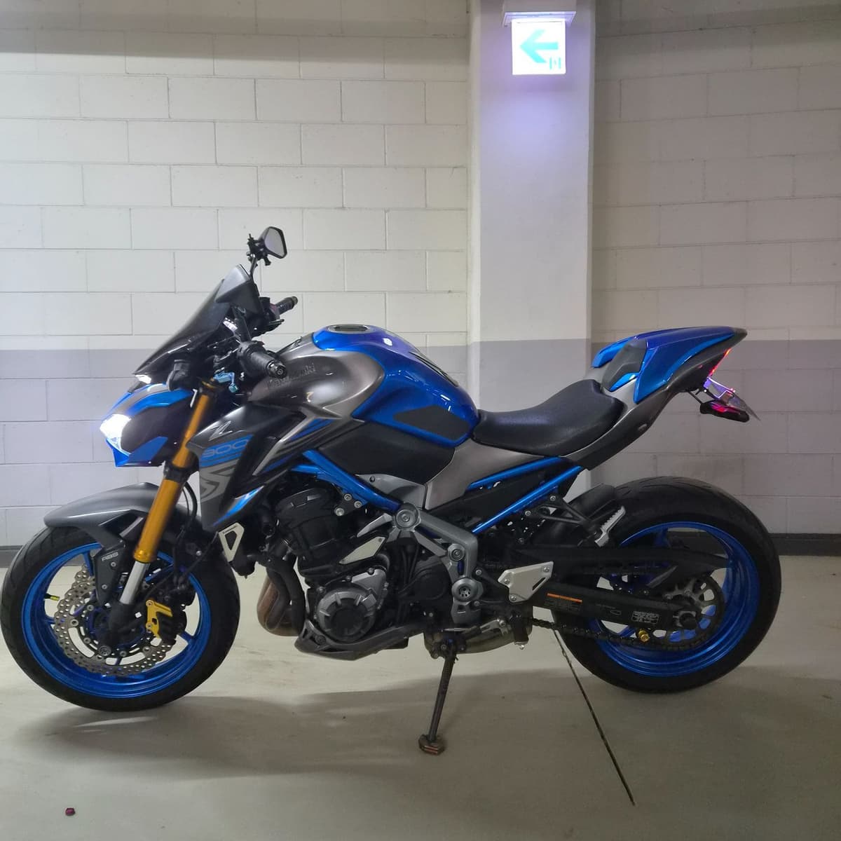 가와사키 Z 900 4