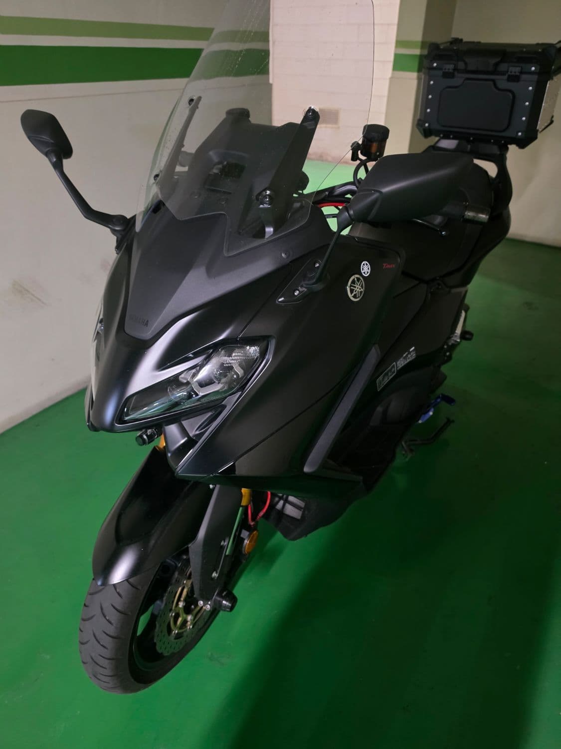 야마하 TMAX 560 11