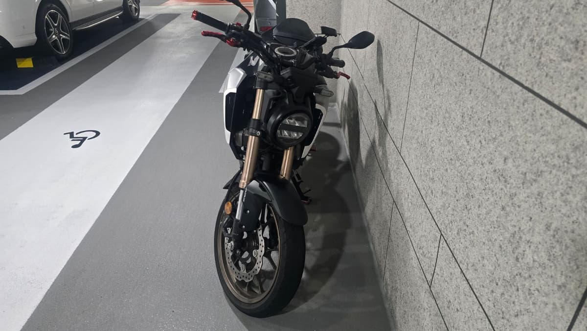 혼다 CB 125 R 4