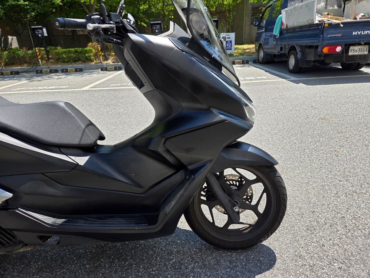 혼다 PCX 125 8