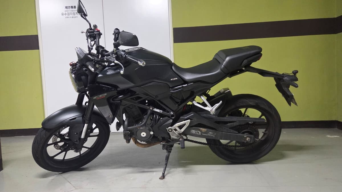 혼다 CB 300 R 1